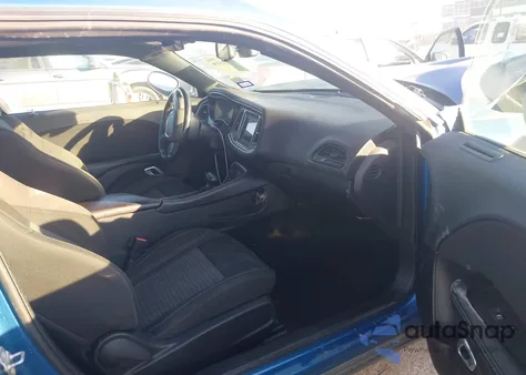 2021 Dodge Challenger Sxt z USA, uszkodzony, nr VIN 2C3CDZAG3MH530969